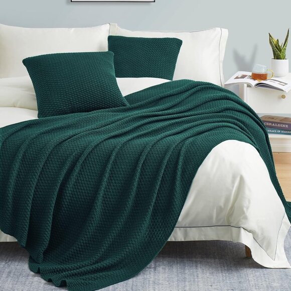 3 Pc Set Dark Green Knit Cozy Throw Blanket and 2 18" x 18" Pillow Covers - Picture 5 of 8